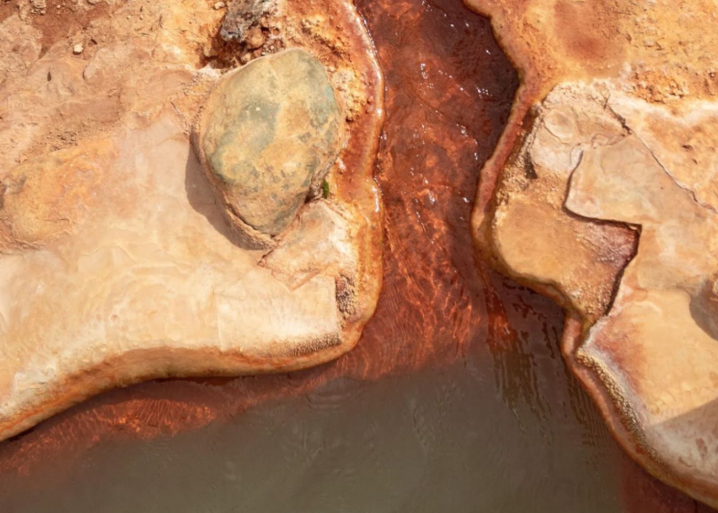 Picture of surface manifestation near Rico